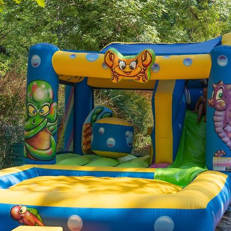 Camping De La Bageasse Brioude Exteriér fotografie