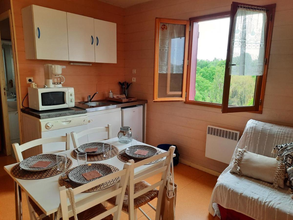 Camping De La Bageasse Brioude Exteriér fotografie