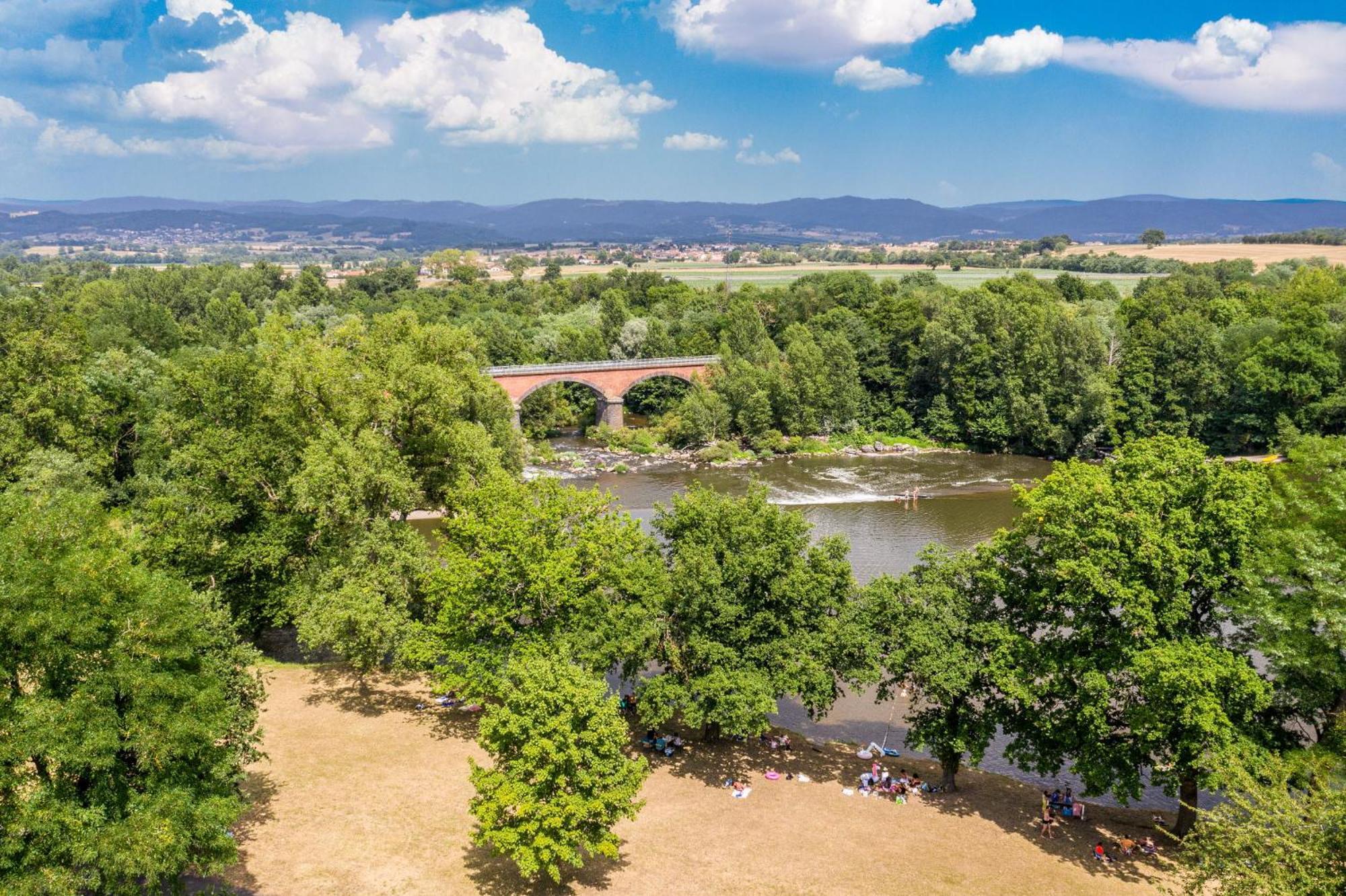 Camping De La Bageasse Brioude Exteriér fotografie
