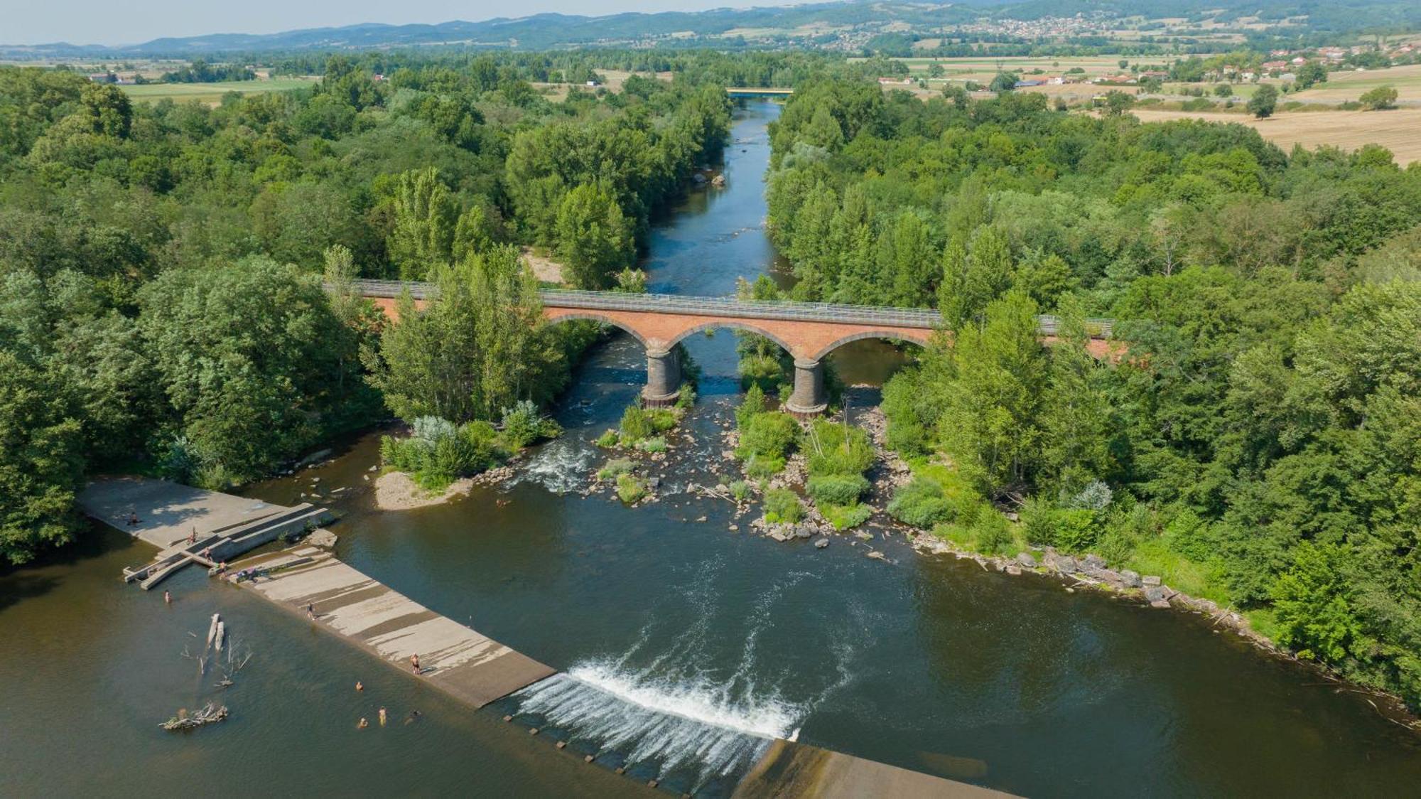 Camping De La Bageasse Brioude Exteriér fotografie